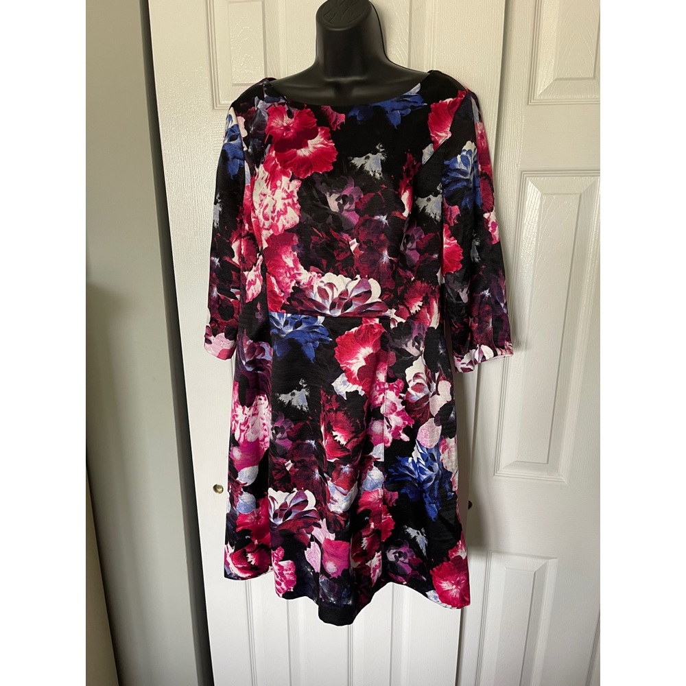 Vince Camuto Multi color floral mini dress, long sleeve, EUC, size 14
